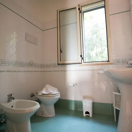 Nadia Con Splendida Vista Mare كاستيلاّماري ديل غو