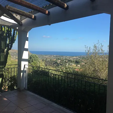 Nadia Con Splendida Vista Mare