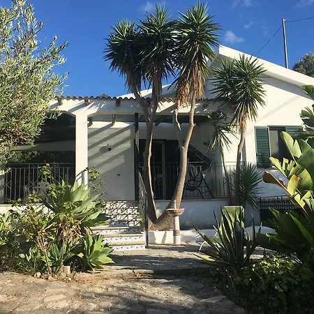 Nadia Con Splendida Vista Mare فيلة